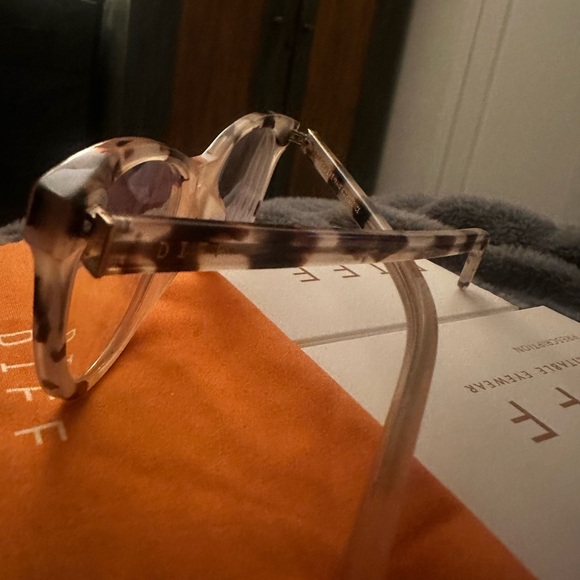 ❌ SOLD ❌ Diff Carina Cream Tortoise Prescription Eyeglass Frames - Picture 7 of 10
